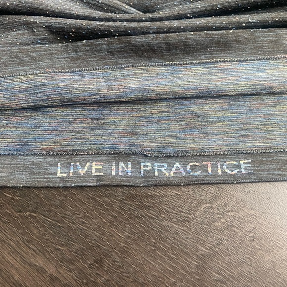 Lululemon Metal Vent SS Large - Picture 2 of 3